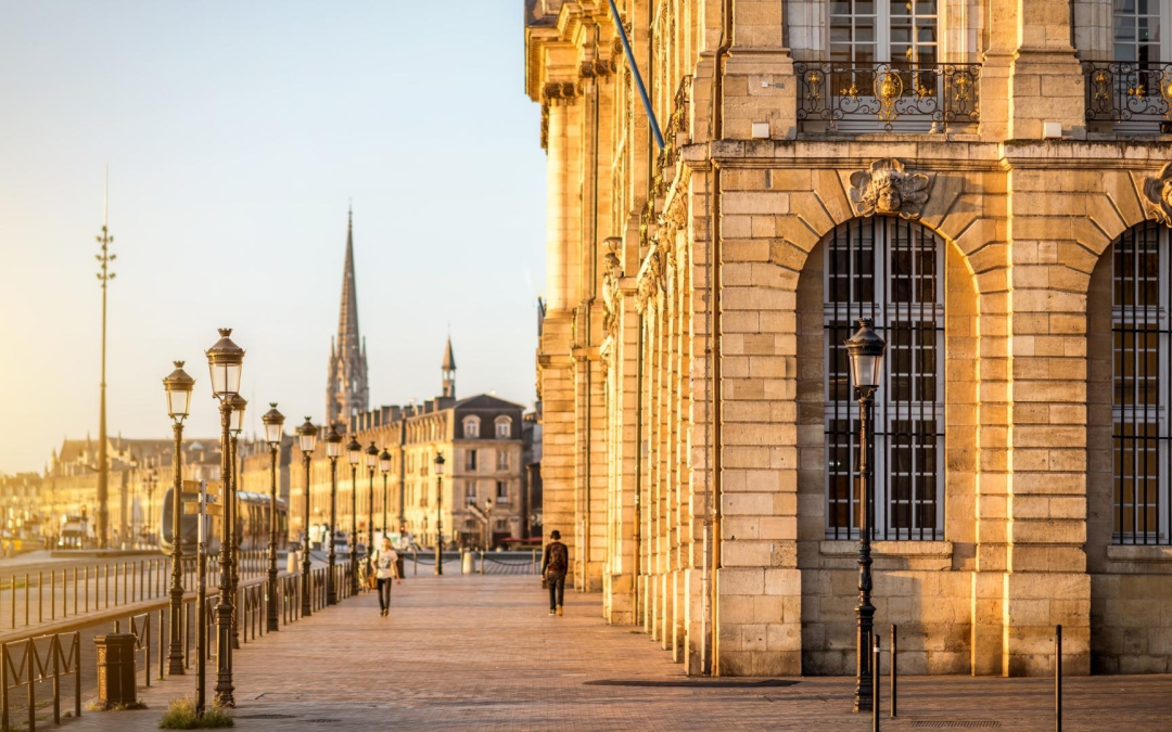Gastronomie bordelaise, traditions savoureuses et innovations rayonnantes séduisent le monde